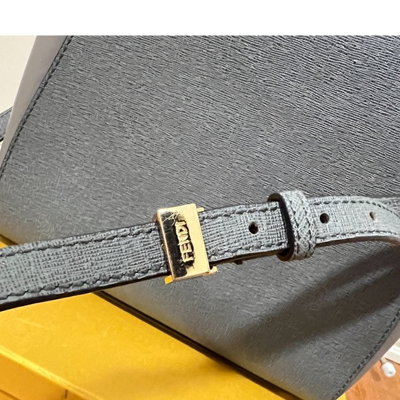 grey bag - Picture 4 of 7